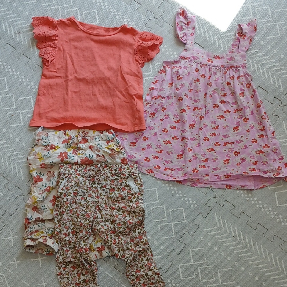 Vert Baudet 🇫🇷 Floral and Solid Kids Clothing Set